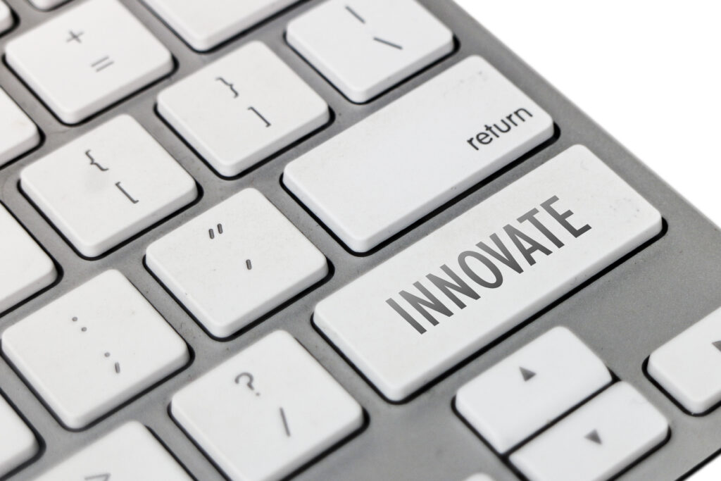 Tastatur mit Innovate Aufschrift auf einer Taste