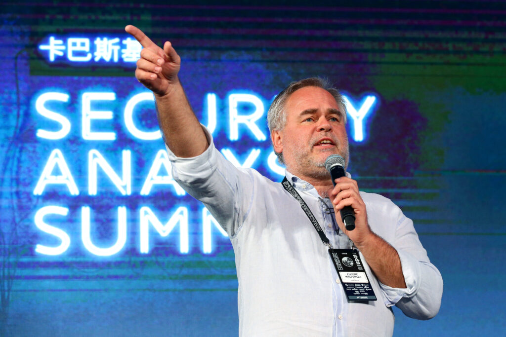 Kaspersky auf einer Bühne