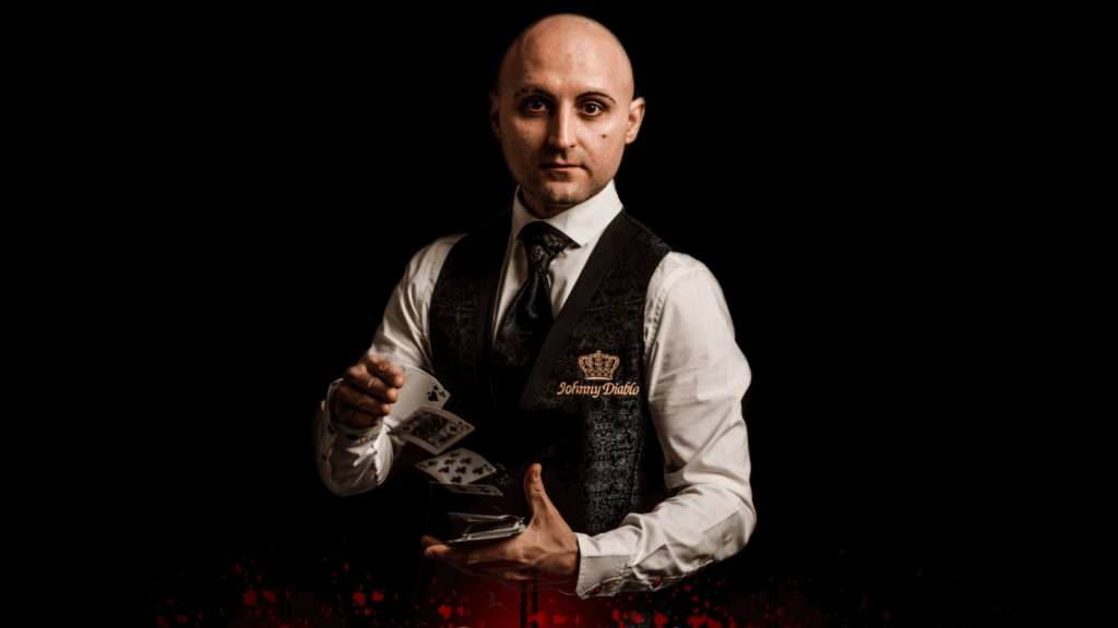 Johnny Diablo als außergewöhnlicher Zauberer, Magier und Mentalist begeistert mit seiner mitreißenden Show moderne Events, Firmenfeiern und Hochzeiten durch spektakuläre Unterhaltung