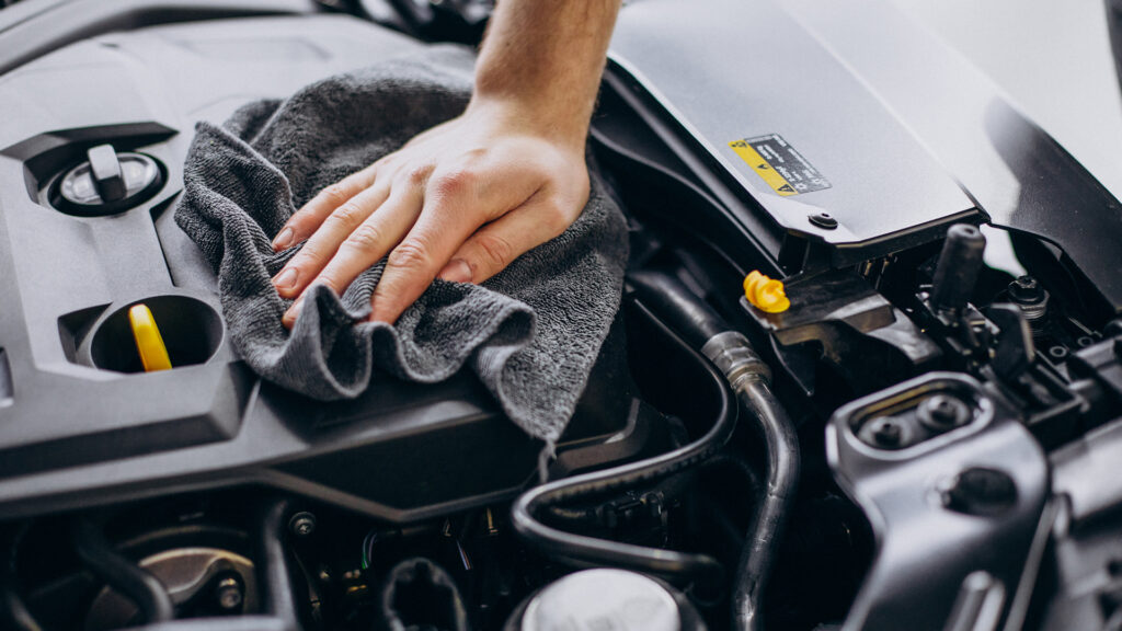 Michael Pintarits bringt mit Carbaroncleaning_bgld eine mobile Hydrogen-Carbon-Cleaning-Reinigung, die Motorablagerungen löst und teure DPF-Wechsel überflüssig macht.