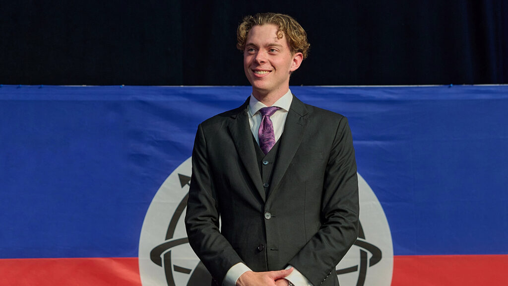 Maximilian Brunner spricht über seine Vision einer digitalen Plattform, die echte Hilfe weltweit zugänglich macht.