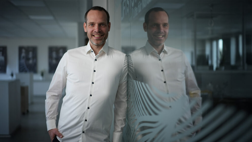 Dennis Ahrens von Brandenburg Liftsysteme über Treppenlift-Beratung, Service und barrierefreies Wohnen in Norddeutschland.