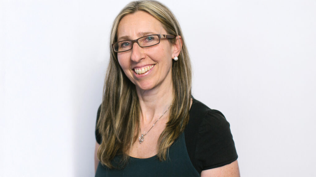 PharmaBranding & Beyond GmbH: Sonja Kupka-Wolf spricht über Transformation, Interim Management und die Zukunft der Life Sciences.
