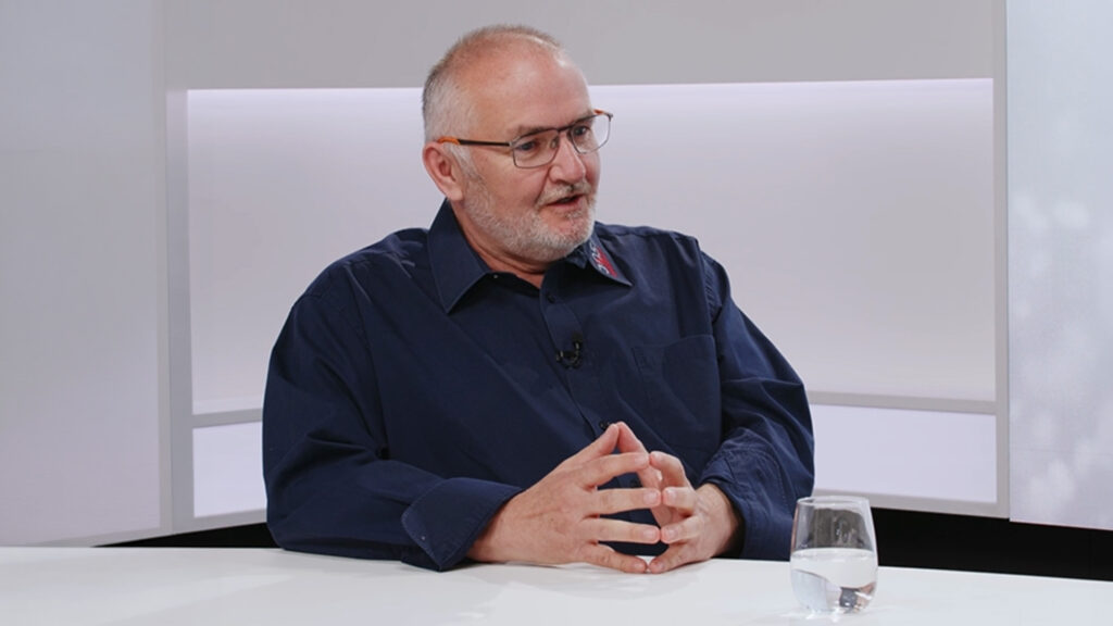 Dieter Jost von Brandschutz Jost spricht im Interview über Prävention, Photovoltaik, Akkus, Löschtrainings und die größten Fehler im Brandschutz.